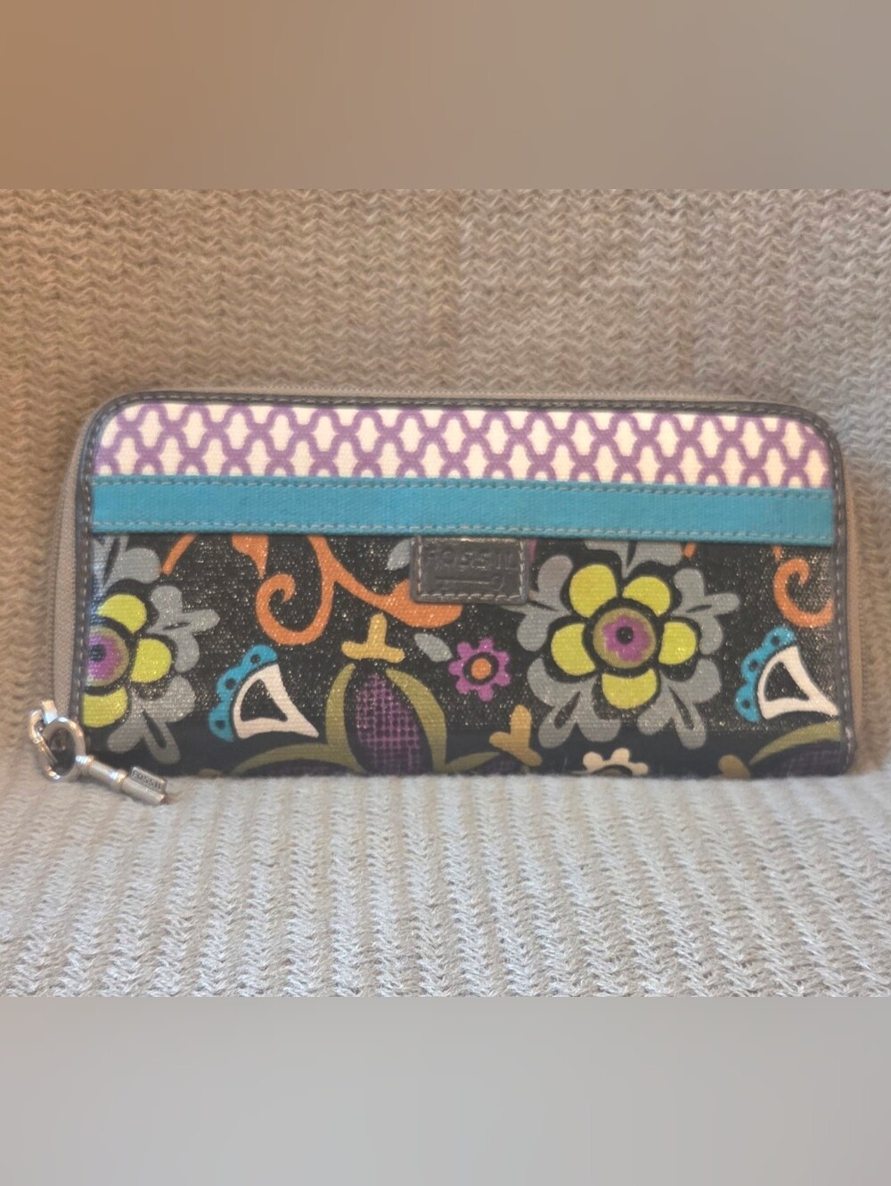 Vintage Fossil Multicolor Floral Zip Wallet with Teal Accent